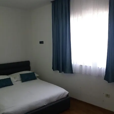 With A Parking Space - 15898 Split