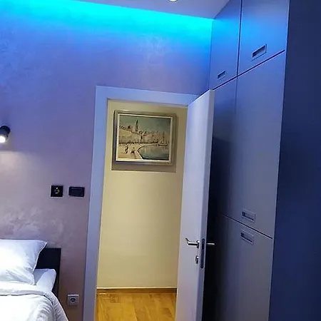 Apartament With A Parking Space - 15898 Split